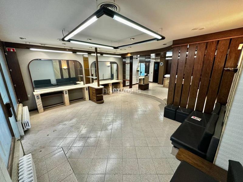 Foto dced102b-920e-4a40-8ef1-abcf7e1f650e. Local comercial a bases de Manresa - carretera de santpedor Manresa