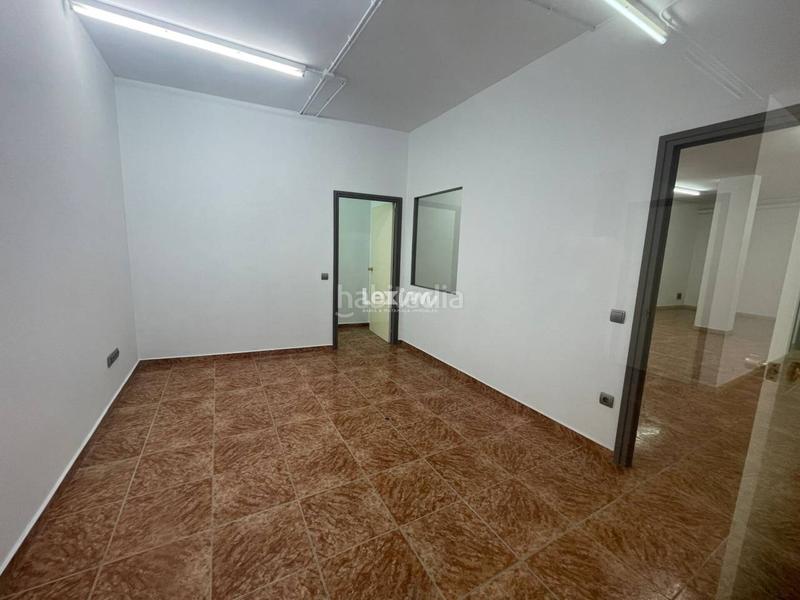 Foto 9a31b3a7-2467-4360-ae28-9e1033463206. Business premise in Centre - Passeig i Rodalies Manresa