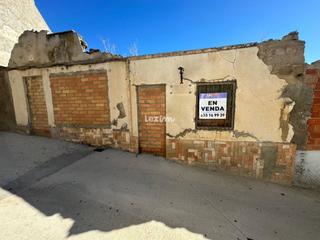 Solar industrial  Albesa. Solar en venta en el centro de la portella