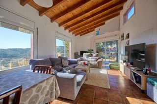 Haus in Sant Fost de Campsentelles. Casa amplia soleada y con vistas en sant fost de campsentelles
