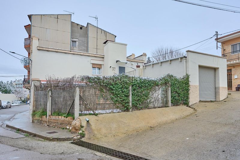 Foto b21e8440-2121-4631-9c0d-be774165b38c. Casa amb aparcament a Balsareny