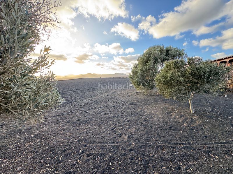 Foto be8c5a38-7715-43e1-982b-0b5d22db987b. Masia amb aparcament a Macher Tías