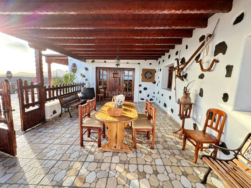 Foto f8a98860-ca52-4134-a550-84a3988f4830. Masia amb aparcament a Macher Tías