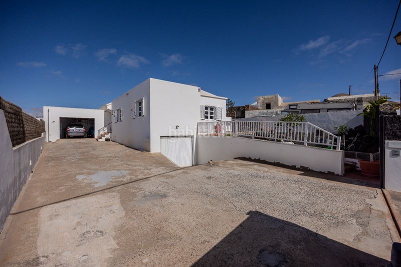 Foto e19bc55a-cc9f-4769-a998-658523515206. Xalet amb aparcament piscina a Tías pueblo Tías
