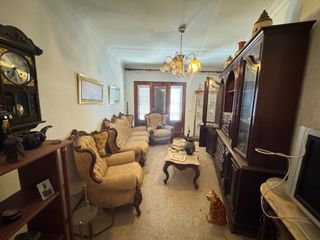 Flat  Calle uruguay 27. Amplia vivienda a reformar en zona céntrica en arrecife.