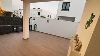 Reihenhaus in Costa Teguise. Vivienda semi nueva a la venta en costa teguise.