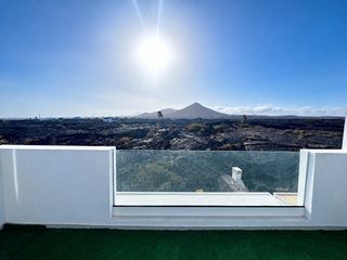 Xalet a Calle juan de flores 2. Magnífica vivienda semi nueva en tahiche.