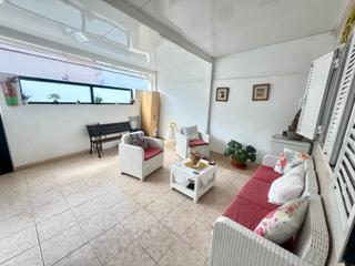 Casa  Calle luis de guadarfía. Casa de tres plantas en arrecife