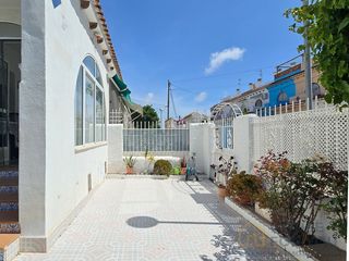 Dúplex  Calle cibeles-claras. Amplio dúplex con gran patio, terraza y orientación sur junto a