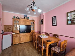 Pis  Calle los luisos. Amplio piso exterior de 3 dormitorios con terraza
