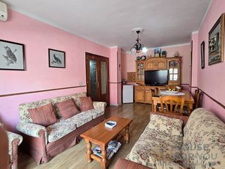 Pis  Calle los luisos. Amplio piso exterior de 3 dormitorios con terraza
