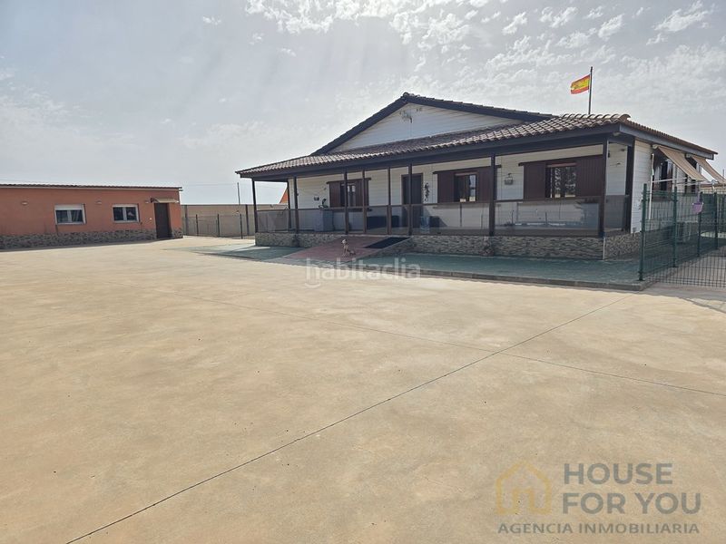 Foto 972393a1-1316-4849-81f4-5e149794b805. Casa amb aparcament a Dolores de Pacheco-Santa Rosalía Torre - Pacheco