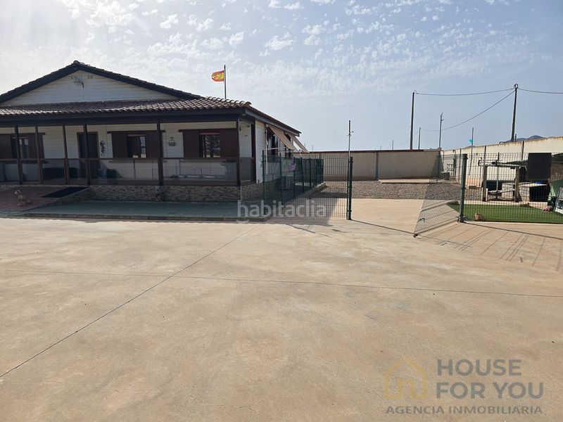 Foto ce0fb975-6c41-4236-9b14-584ab168637c. Casa amb aparcament a Dolores de Pacheco-Santa Rosalía Torre - Pacheco