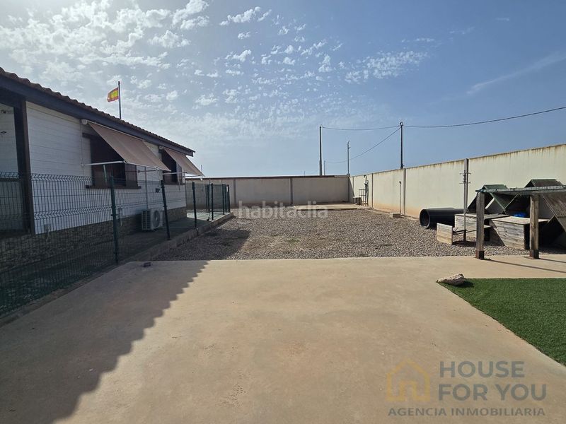 Foto df23aacd-e3f4-406e-ac0d-7e774d4c3b58. Casa amb aparcament a Dolores de Pacheco-Santa Rosalía Torre - Pacheco