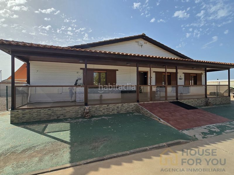 Foto ec7952a4-5779-414b-8ccc-19fe9e551c42. Casa amb aparcament a Dolores de Pacheco-Santa Rosalía Torre - Pacheco