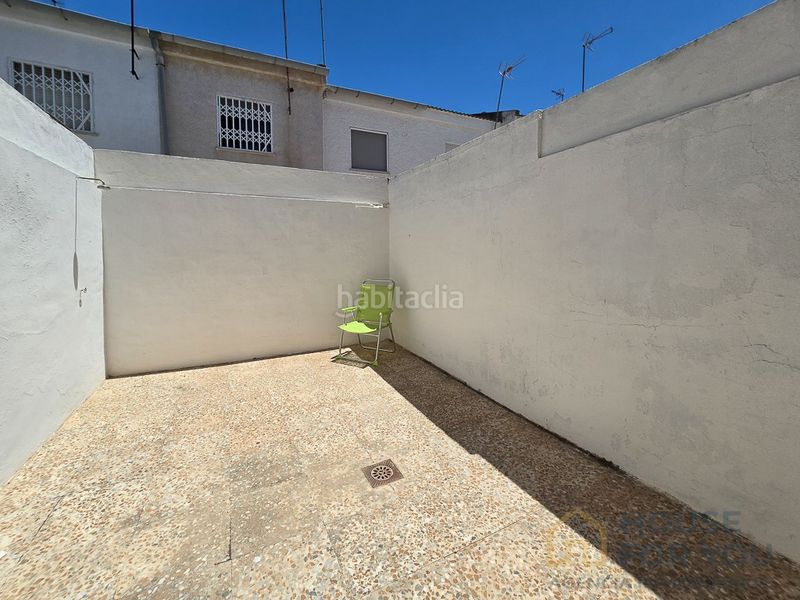 Foto 5076bc9c-2ea2-45e3-bbca-76b25c53ee29. Dúplex amb aparcament a Centro Alcázares (Los)