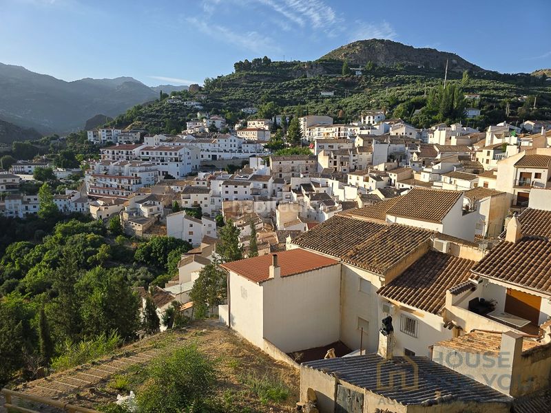 Foto 40c4d026-ce65-4368-9906-0b06a71094a3. Masia amb aparcament a Castril
