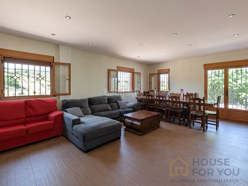 Foto aa613ebe-0371-47a7-b761-b7e87ca9ae74. Masia amb aparcament a Castril