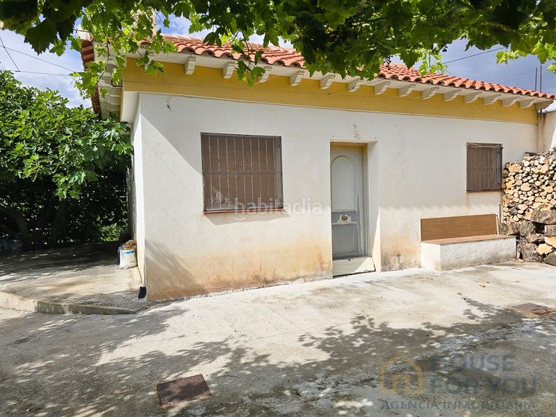 Foto c94d978b-cd62-432f-9d22-060fee62fadd. Masia amb aparcament a Castril