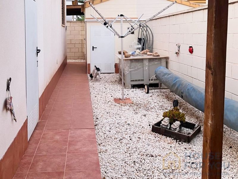 Foto ff6d8a0a-87a9-4eed-823b-d13f5dd2378b. Casa amb aparcament a Sucina Murcia