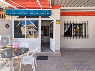 Casa  Calle manuel acedo. Dúplex de 4 dormitorios con patio y espacio para coche en los al