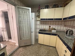 Appartement à Casco Antiguo. Pisazo en pleno centro