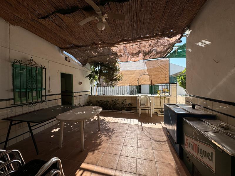 Foto 3285968f-25ac-4d89-9b41-d4b19eea1462. Casa amb xemeneia aparcament a El Rocío Almonte