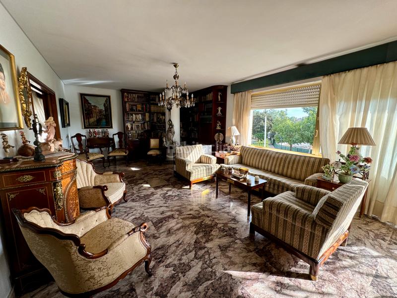 Foto 51050f51-61bc-4108-b3a1-d70c3677cb1f. Appartement dans avenida presidente adolfo suárez 2 dans Sevilla