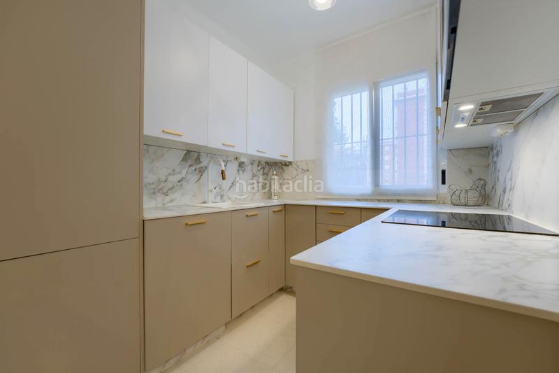 Foto 4e8fc6b0-a223-49e1-807e-1f8faa101555. Planta baja en calle julia rómula hispalis 5 bajo reformado en venta en c/ julia romula hispalis en Sevilla