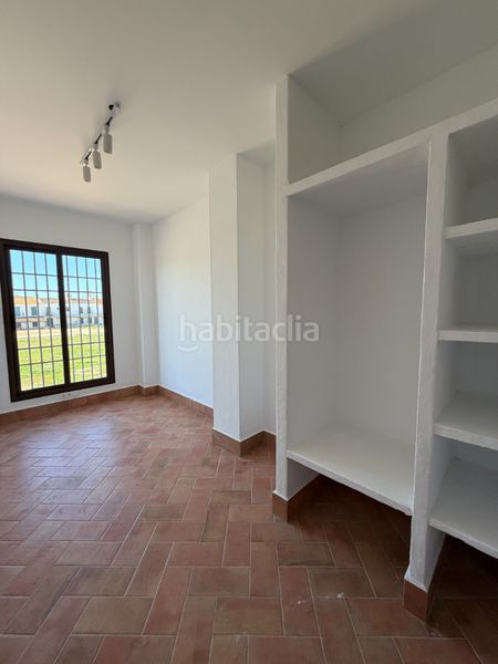 Foto 8a8dcce2-1815-4bed-a490-41c45be6308c. Casa amb aparcament a El Rocío Almonte