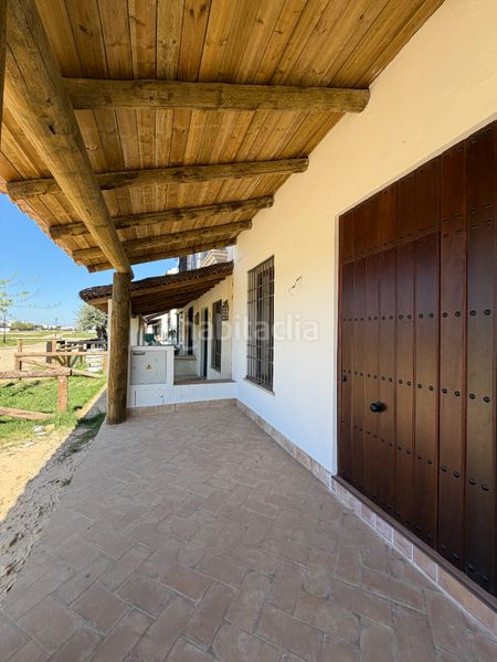 Foto 999dbb73-53c3-4c91-a7e8-c10468249696. Casa amb aparcament a El Rocío Almonte