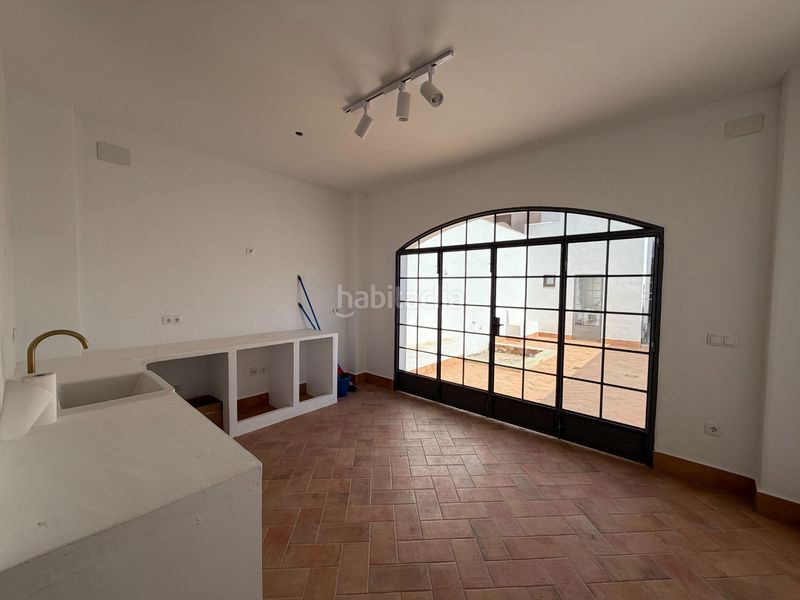 Foto e6c16d96-5057-4db4-9e16-b2ed4683fe87. Casa amb aparcament a El Rocío Almonte