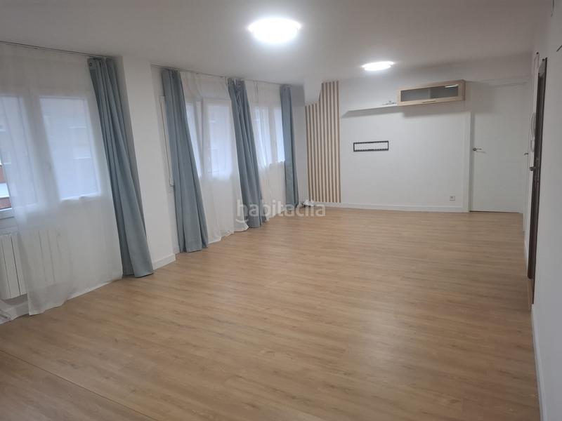 Foto d495b88c-1668-4925-8e1d-bbd55946d299. Ground floor with heating in Santutxu-Basarrate Bilbao