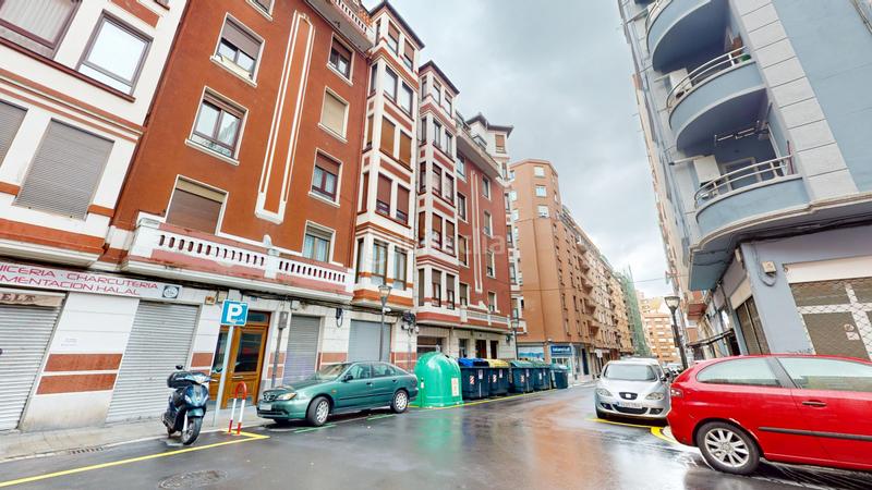 Foto 7c0da2a5-b402-45b7-a098-58f61d2a78b3. Piso en Solokoetxe Bilbao