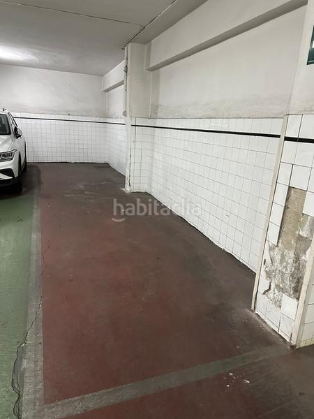Foto 5668c0c8-e14e-4eb9-b062-d3c5dafe1e2f. Parking voiture dans Alhóndiga Bilbao