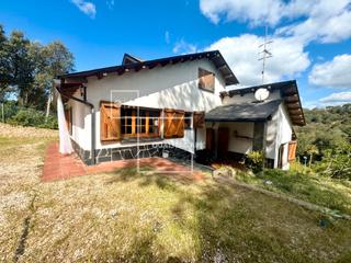 Maison à Vallgorguina. Casa con encanto y gran terreno en vallgorguina
