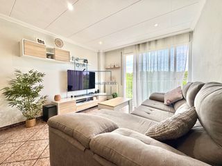 Flat in Les Arenes - La Grípia - Can Montllor. Piso exterior en terrassa con parking y ascensor, listo para ent