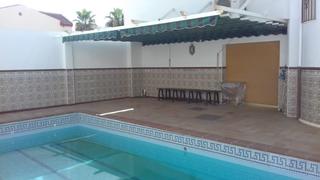 Casa en Martos. Venta de casa con piscina en martos
