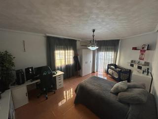 Pis en Martos. Venta de piso con piscina privada