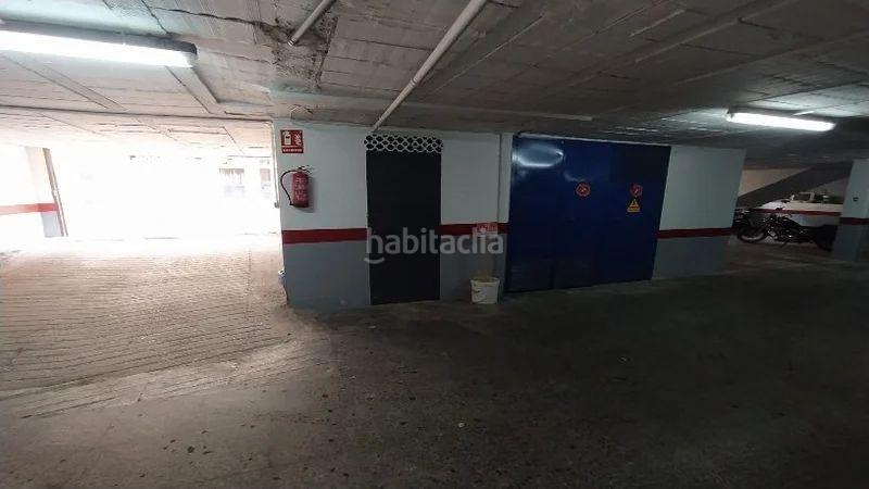 Foto c7588c0f-513d-4edf-aedf-1516466015ec. Autoparkplatz in San Francisco Lucena