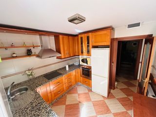 Appartement à Martos. Venta de piso con cochera cerrada y trastero