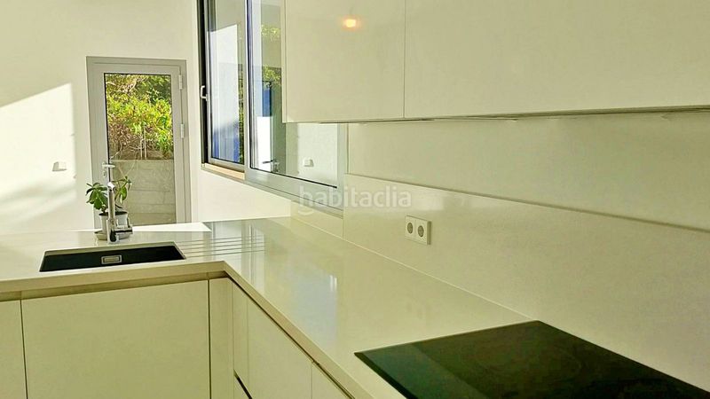 Foto 87729459-bfe3-4328-a2f9-0a0139414bb1. Casa adossada amb aparcament a Sierra Blanca Marbella