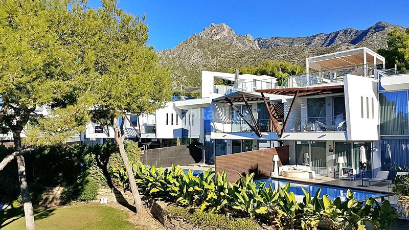Foto 8b4771a8-f475-4620-b355-550f84c6dc9b. Casa adossada amb aparcament a Sierra Blanca Marbella