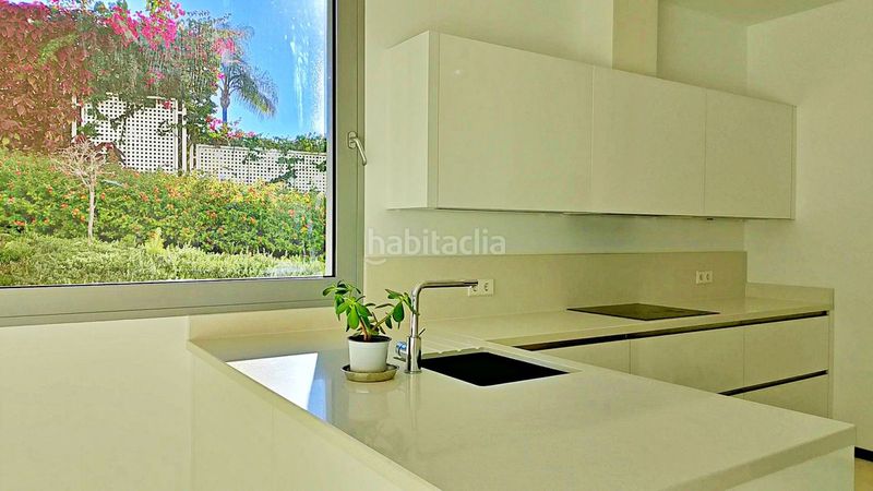 Foto b13c27ab-fd9b-49ee-b79d-ed8f60ca88a3. Casa adossada amb aparcament a Sierra Blanca Marbella