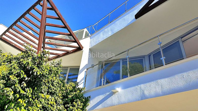 Foto e3dd09c8-5263-4bda-838c-6d17ebcb753a. Casa adossada amb aparcament a Sierra Blanca Marbella
