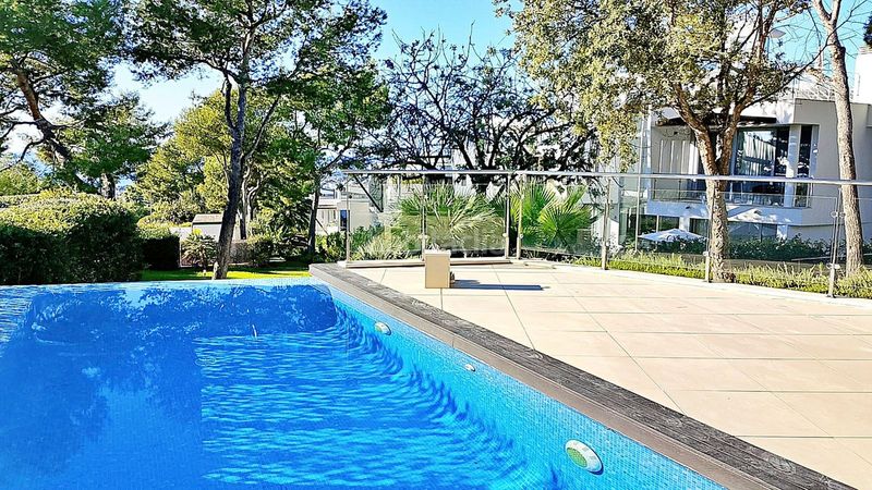Foto fa94f41a-1789-47c3-84d4-8e7294fc126f. Casa adossada amb aparcament a Sierra Blanca Marbella