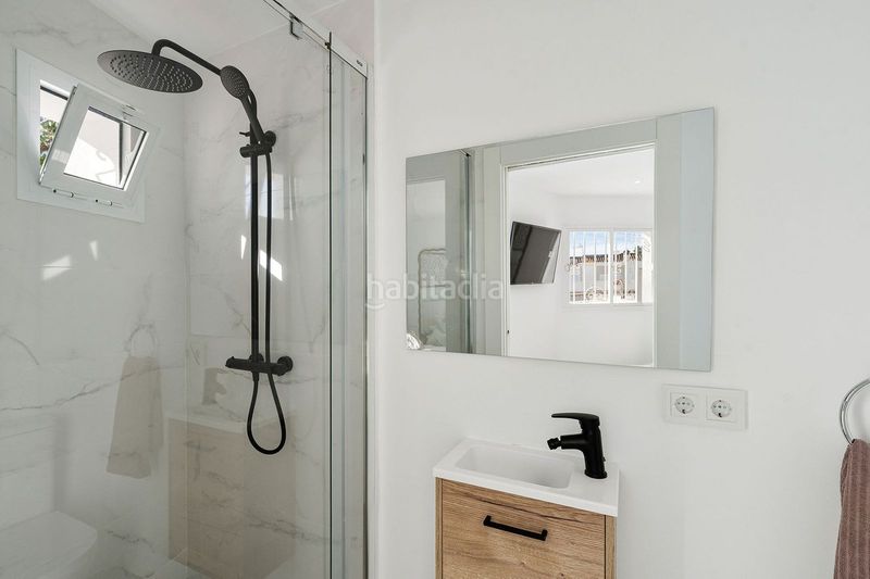 Foto f75a3318-a271-4d71-a4a4-b7ac27571f8b. Casa adossada a Las Brisas Marbella