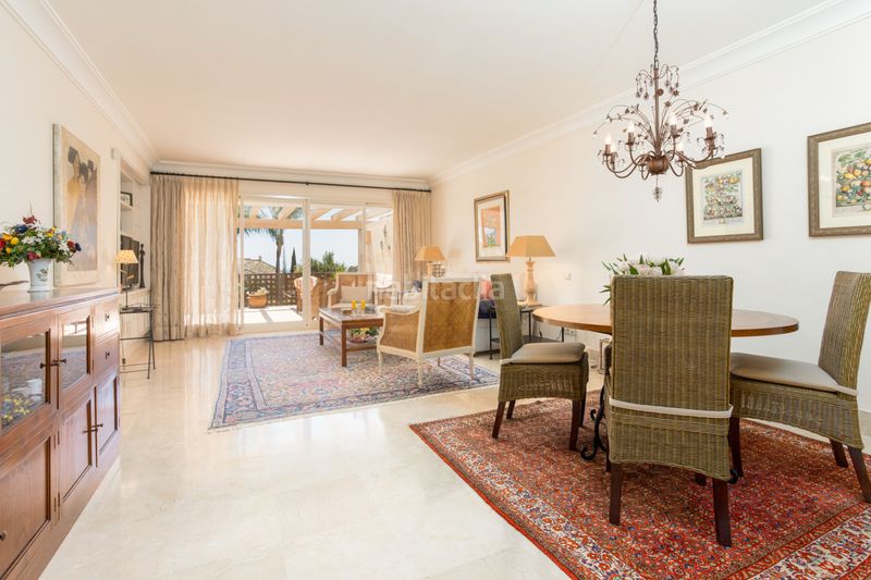 Foto d6ac51cb-f55b-4634-99fe-b152301bcfe8. Piso en Río Real Marbella