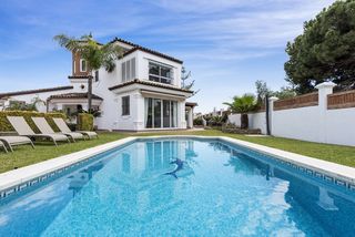 Semi detached house in Las Chapas - Alicate Playa