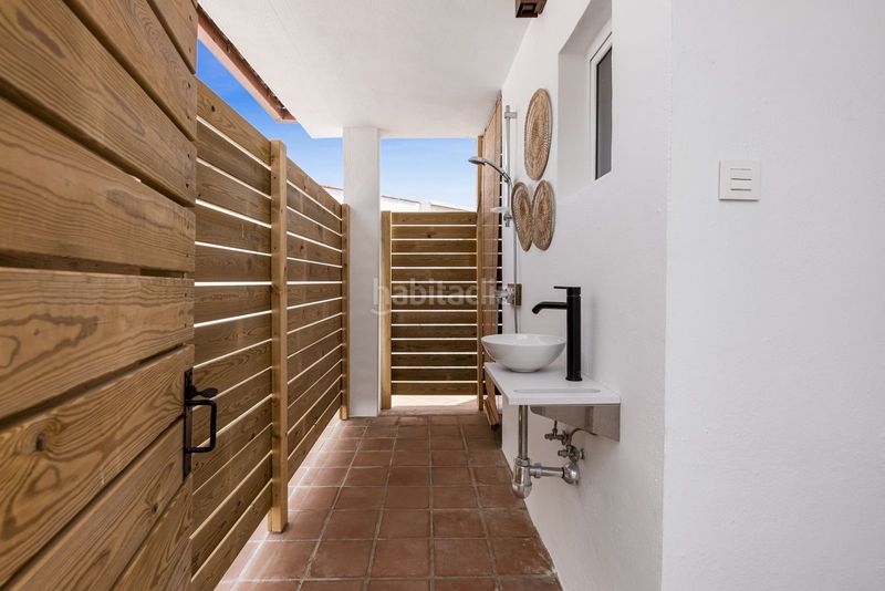Foto cd5e387d-e1d1-42ec-b97c-7d2239b69aa5. Casa adossada amb aparcament a Las Chapas - Alicate Playa Marbella